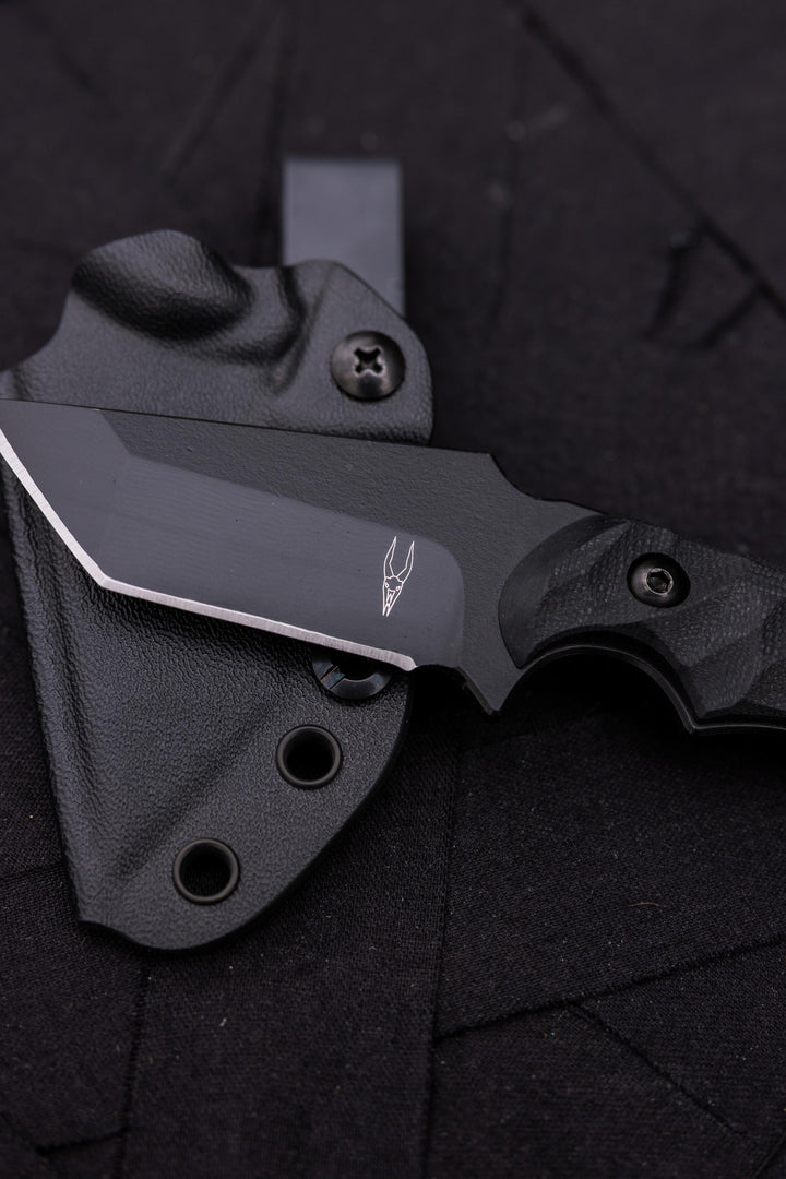 Blacked Out Ringed Tanto