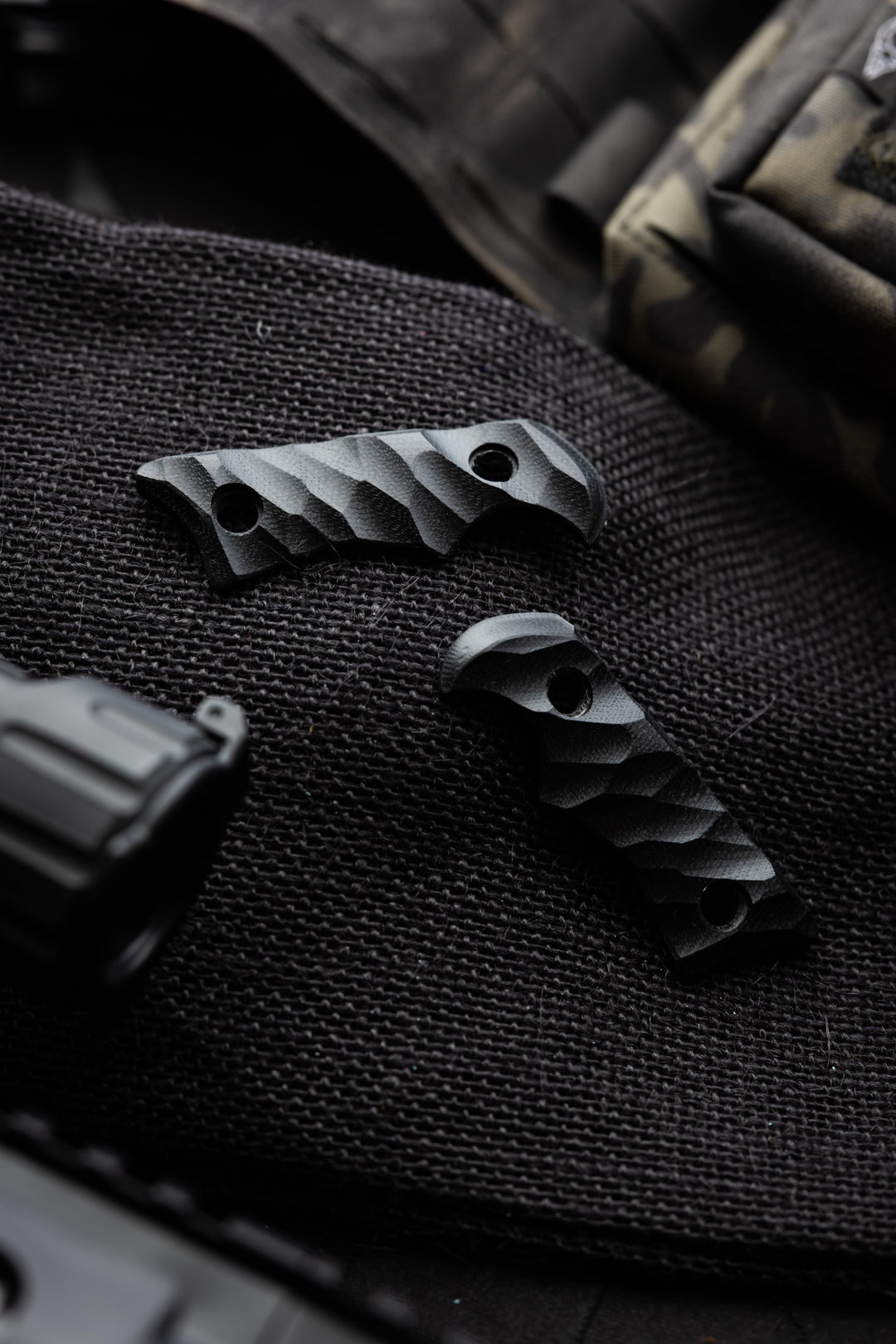 Extra Black Ringed Tanto Scales