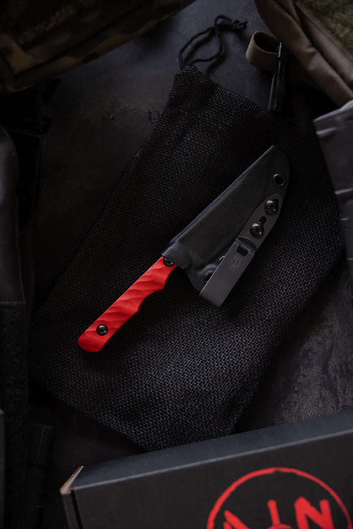 Crimson Straightedge Minimad