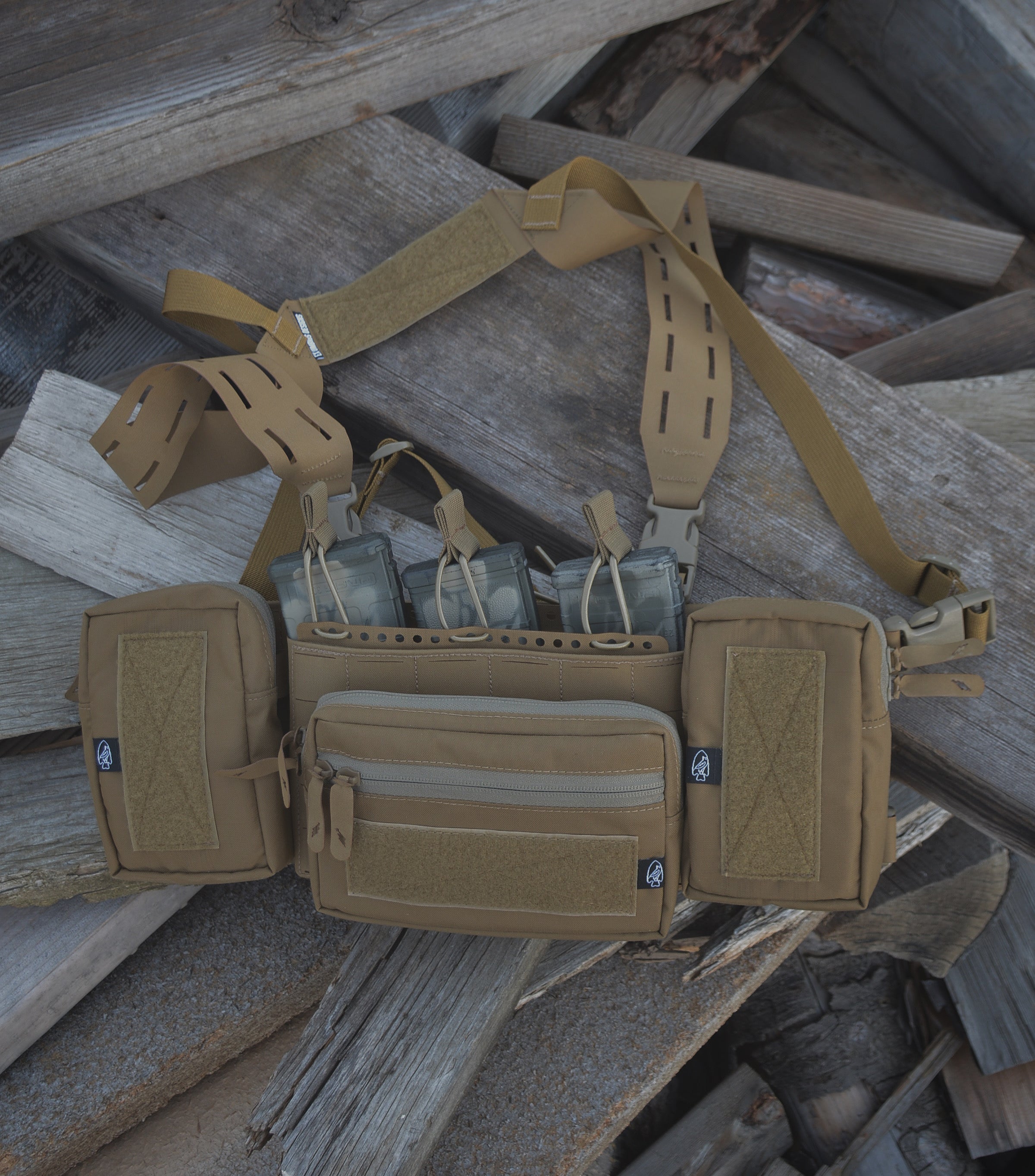 Ex Umbris Design Chest Rig FDE – Dagr and Nott