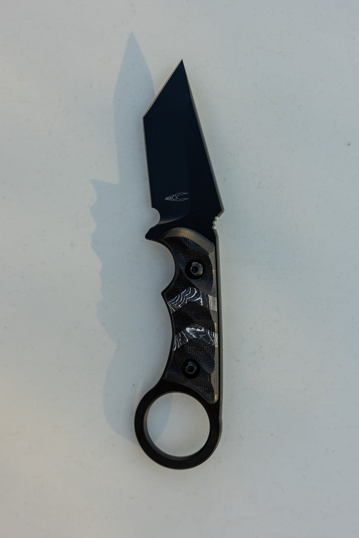 Fat Carbon Arrowhead Ringed Tanto